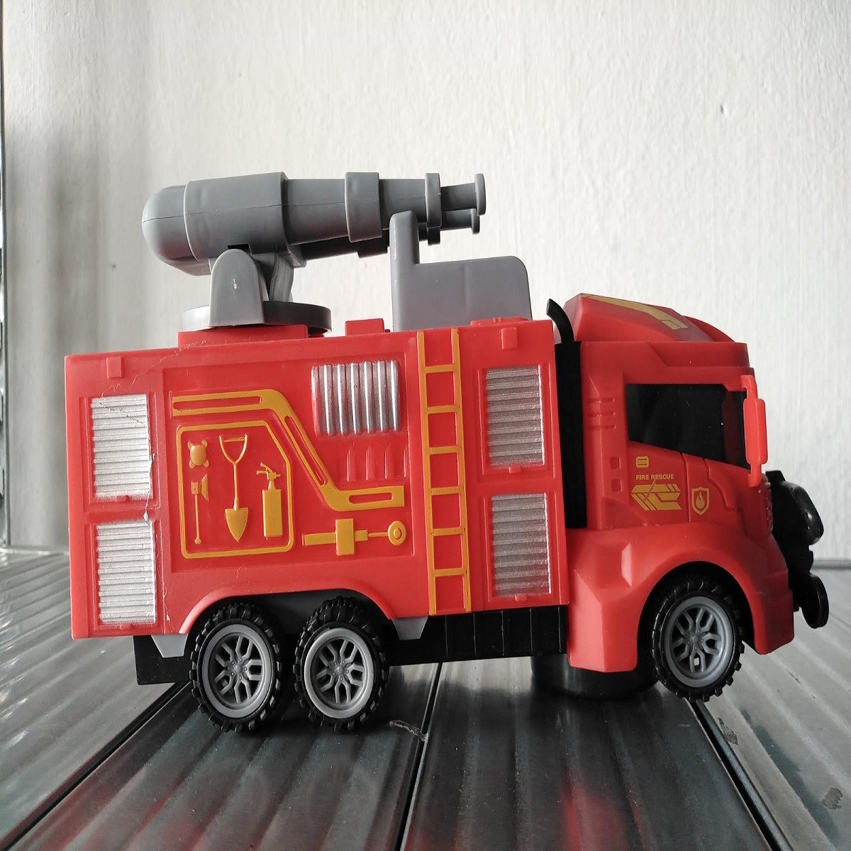 tűzolttóautó (5)
